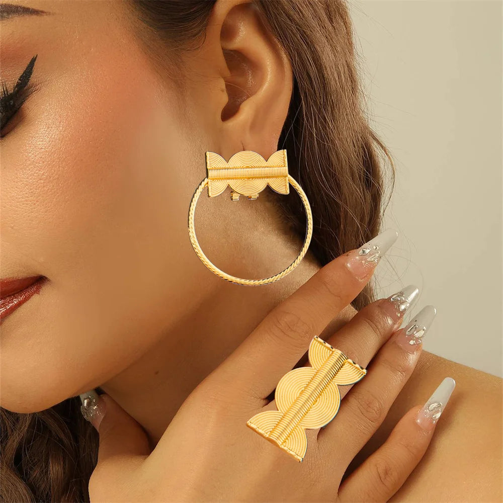 Ensemble Bijoux Africains Dubaï Plaqué Or 18K — Boucles d’Oreilles Clip & Bague Fleur YM