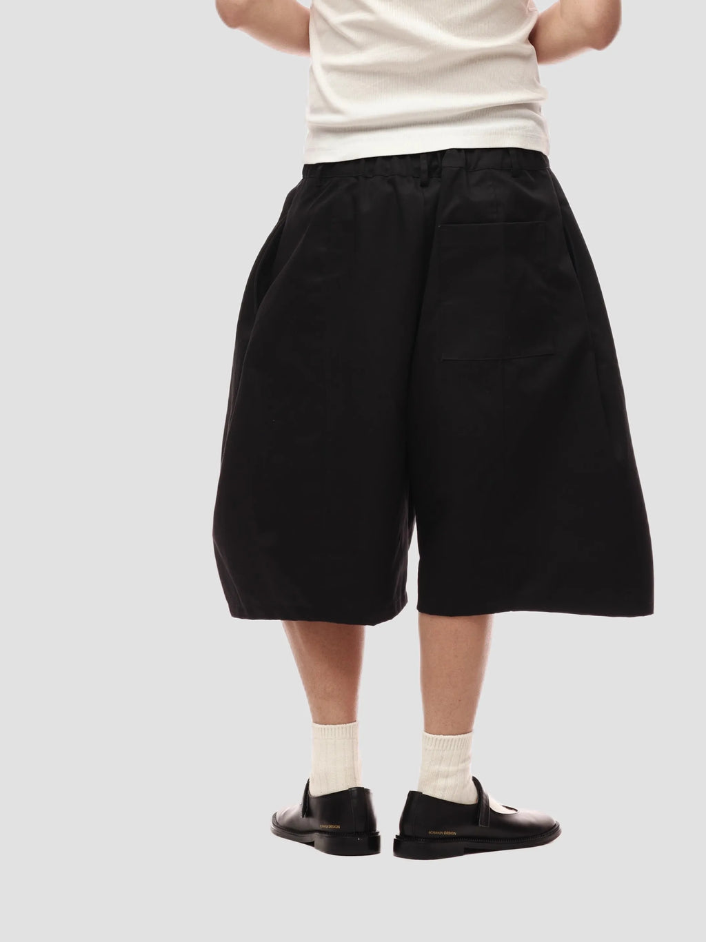 Short Baggy Kaki Luxe — Jambes Larges, Taille Élastique, Style Designer | Mauroicardi