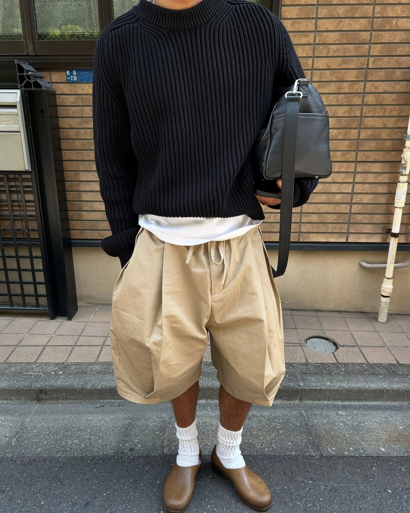 Short Baggy Kaki Luxe — Jambes Larges, Taille Élastique, Style Designer | Mauroicardi