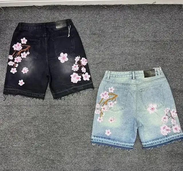 Short Denim Brodé Fleurs de Cerisier Y2K – Gothique Harajuku Punk Streetwear | Unisexe