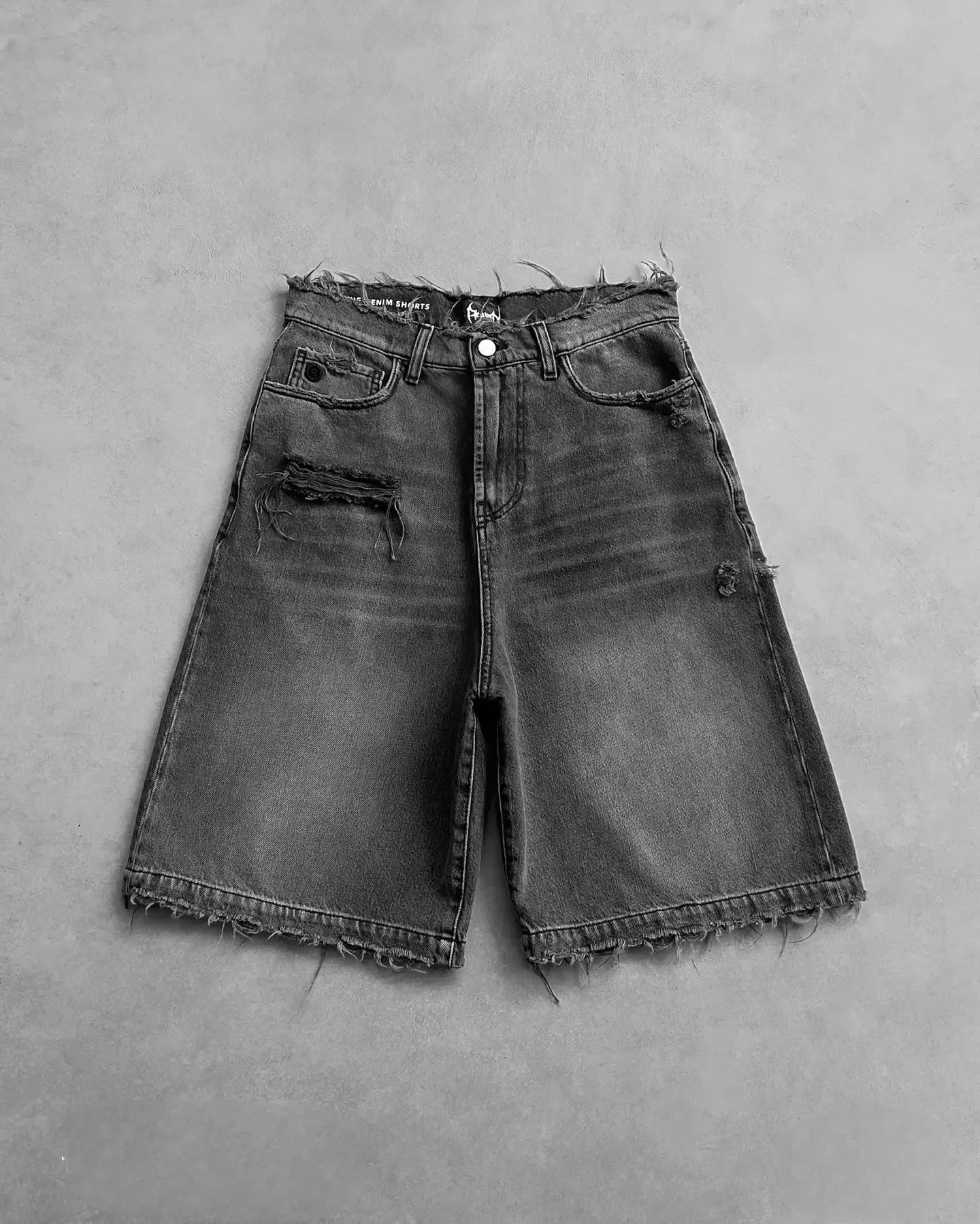 Short en Jean Vintage Y2K – Brodé Fleurs de Cerisier Streetwear Délavé | Unisexe Été