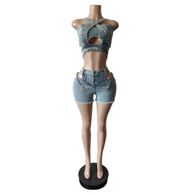 Ensemble 2 Pièces Denim — Crop Top Licou Sans Manches + Short Jean Déchiré Sexy Vacances | CM.YAYA Été 2025