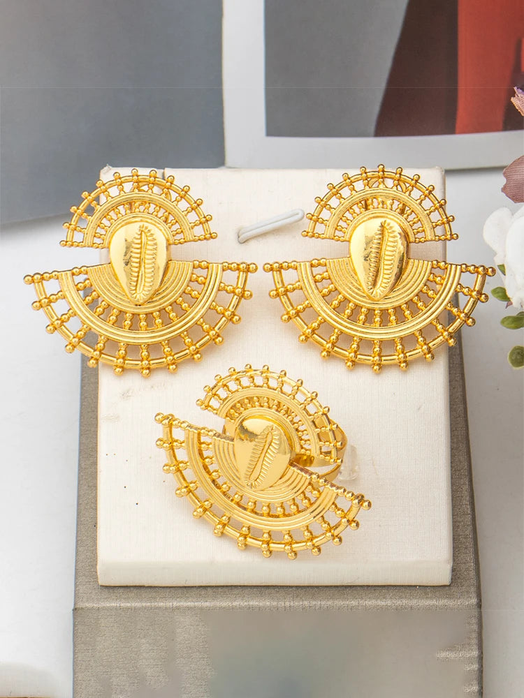 Ensemble Bijoux Dubaï Style Brésilien Plaqué Or 18K — Boucles d’Oreilles & Bague NKLS