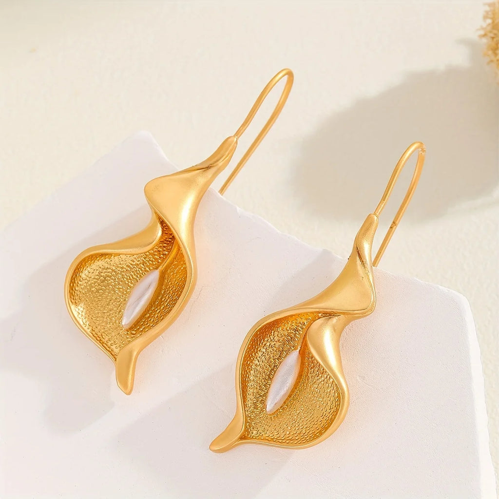 Boucles d'Oreilles Fleurs Dorées – Bijou Végétal Délicat | Authentique Vision