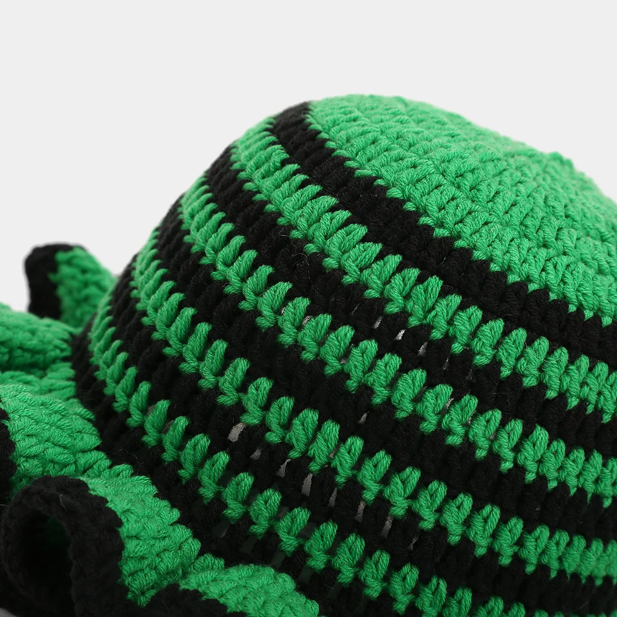 Bob Tricoté Crochet Main — Volants Colorés Tendance Chaud Luxe Artisanal Femme Hiver | CALURIRI