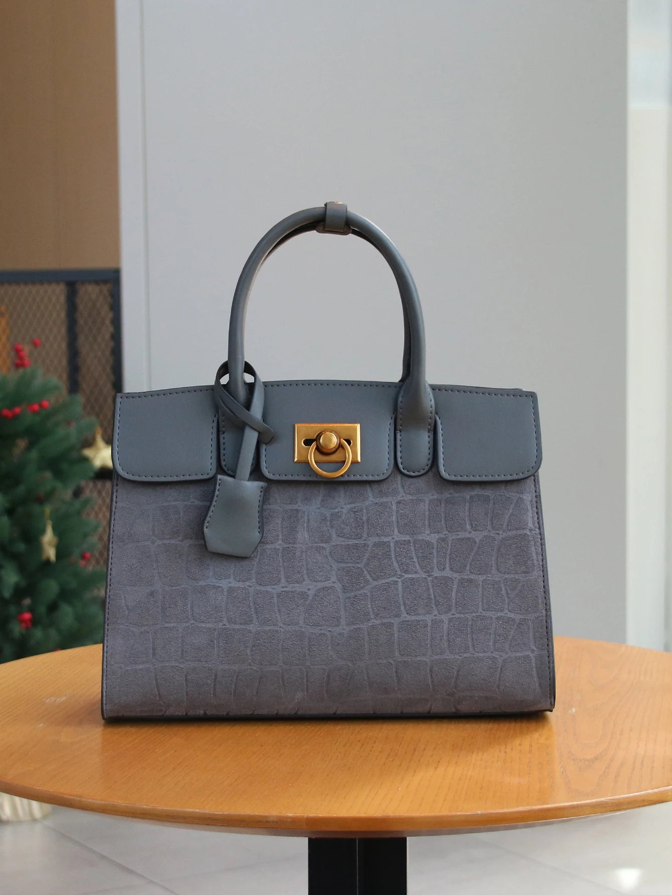 Sac Boîte Cuir Verni Motif Léopard — Fourre-Tout Luxe Texture Avancée
