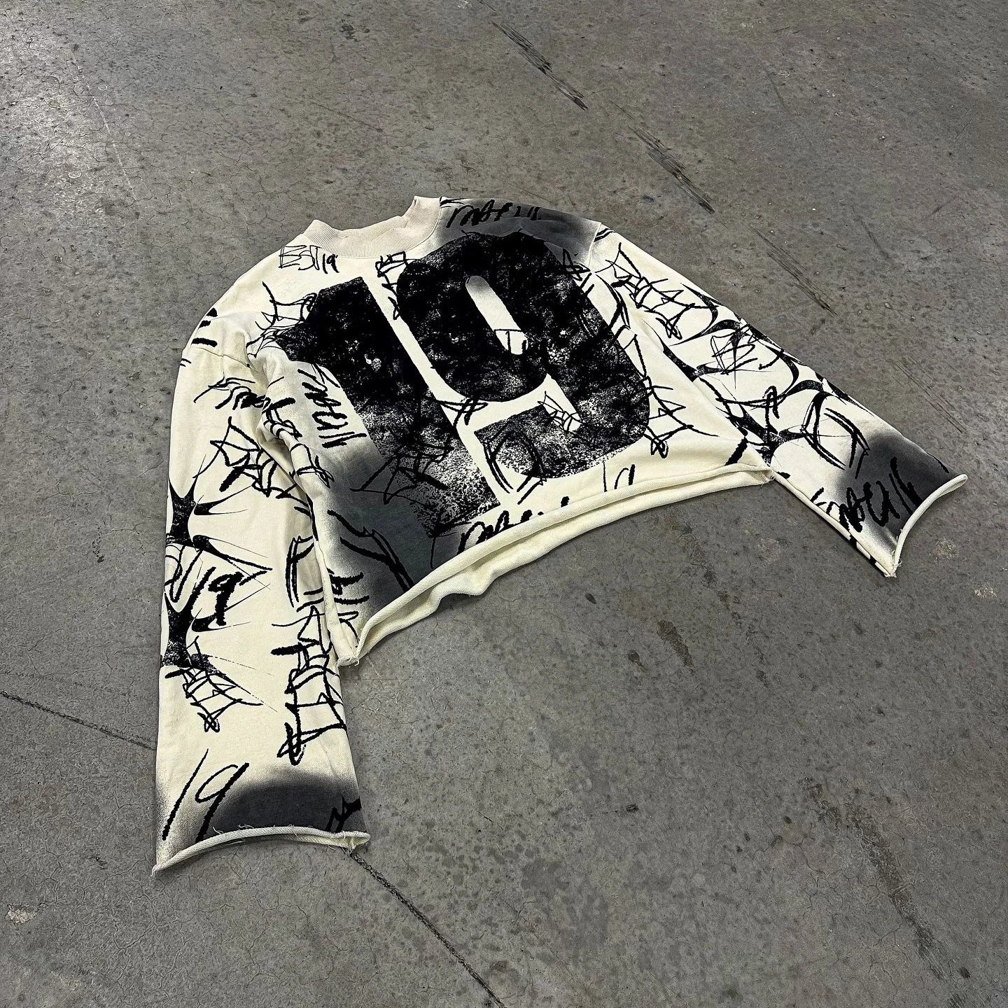 T-Shirt Y2K Tie Dye Gothique — Graffiti Hip Hop, Manches ¾, Oversize | BiggOrange