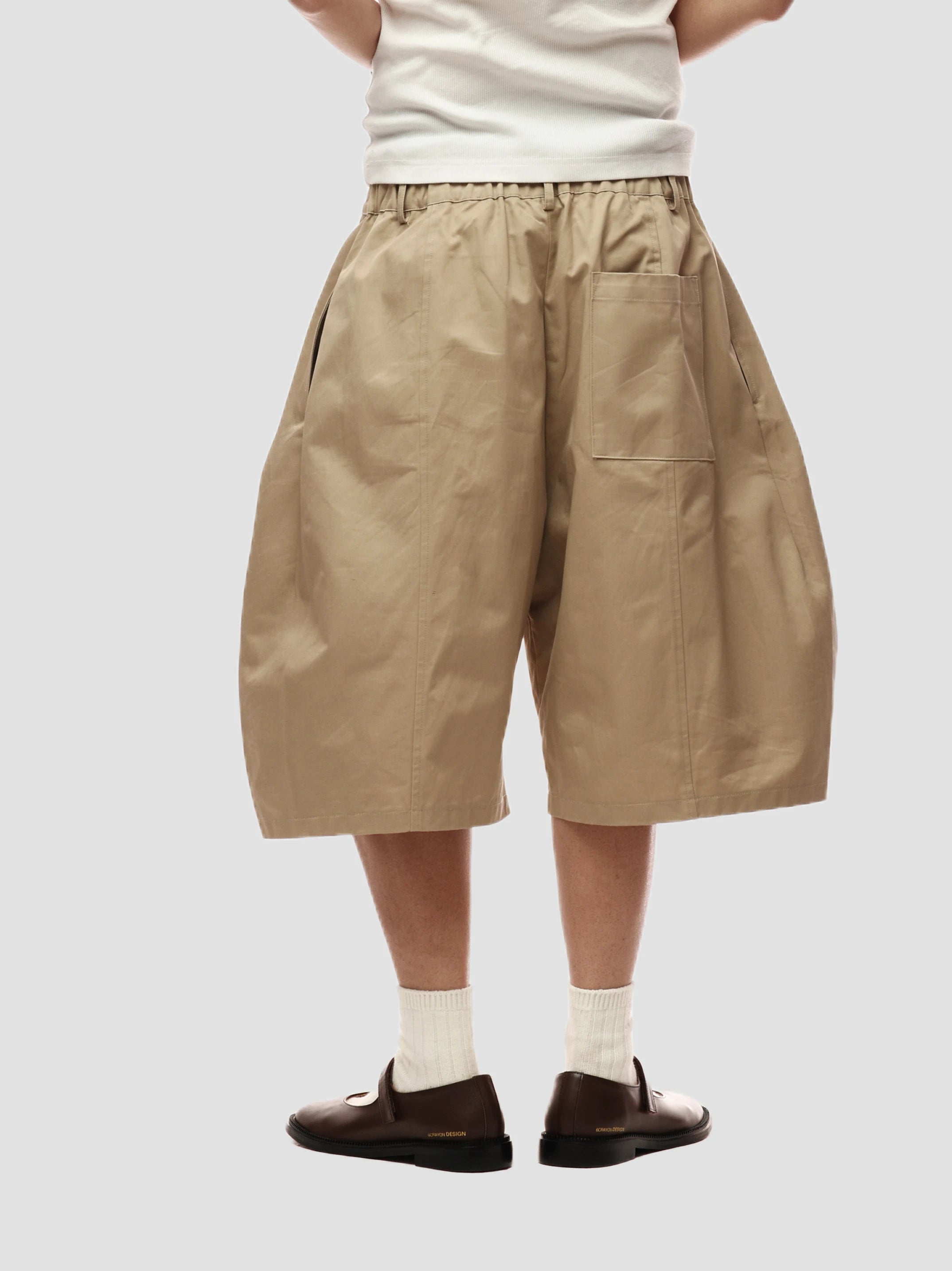 Short Baggy Kaki Luxe — Jambes Larges, Taille Élastique, Style Designer | Mauroicardi