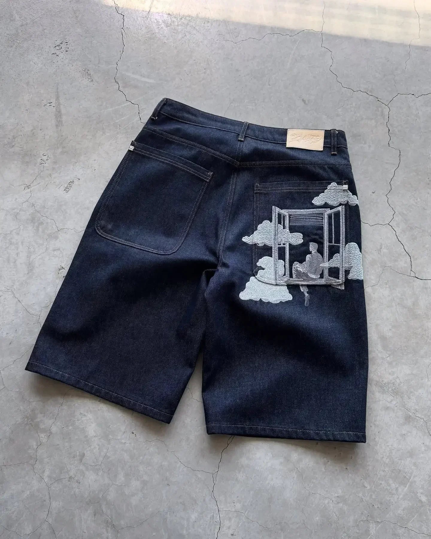 Short en Jean Vintage Y2K – Brodé Fleurs de Cerisier Streetwear Délavé | Unisexe Été
