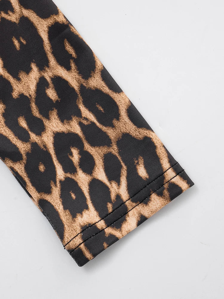 Ensemble 2 Pièces Imprimé Léopard — Crop Top Col V Froncé + Legging Taille Haute Sexy | WEIRD PUSS